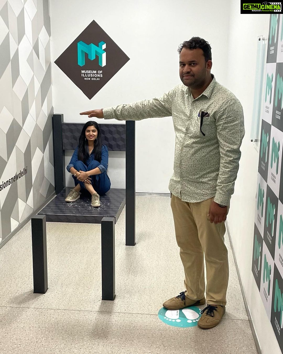 Avani Modi Instagram - With #ModiJiKiBeti @avanimodiofficial Her Movie MODI JI KI BETI is releasing on 14th October 2022 . . . Must watch the movie and I bet you will love it! @vikramkochhar @pitobash @mkjbfilm @eddy_p_singh @teamcreators.co Museum of Illusions New Delhi