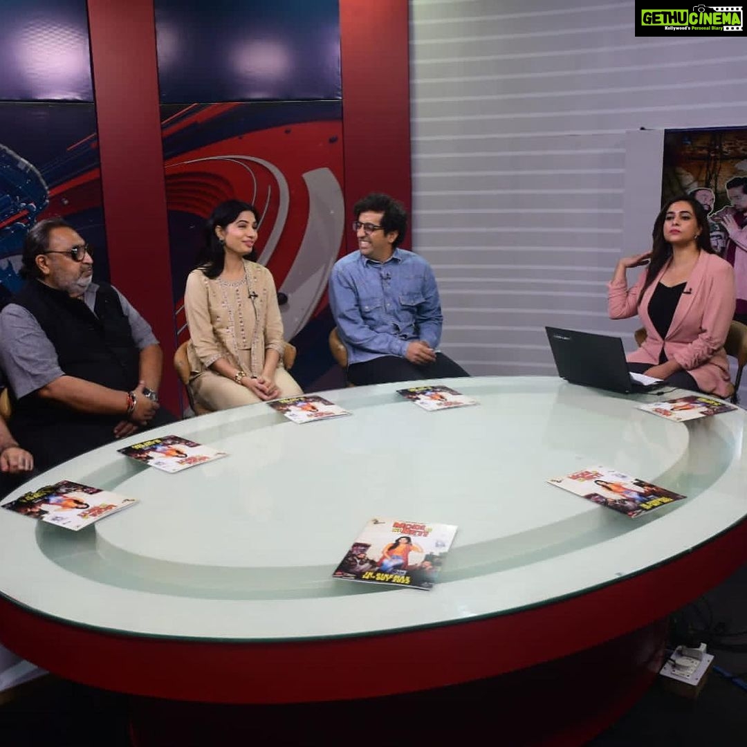 Avani Modi Instagram - It was wonderful interacting with @rajasthan_patrika today at Jaipur. Thank you so much for all the support and encouragement. @eddy_p_singh @vikramkochhar @pitobash @tarunkhanna23.tk @kavita_ghai @arpitmgarg @arshadsiddiqui_official @eshanmodi @vish_monpara @paresh6723 @subhchint #Modijikibeti @mjkbfilm