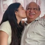 Avani Modi Instagram - Happy Father’s Day Pappa. @vinodmodicom દુનિયાના બધા મોટિવેશનલ સ્પીકર એક તરફ... અને પપ્પા ના મોઢામાંથી બોલાયેલ *હું બેઠો છું ને* આ શબ્દો એક તરફ... @eshanmodi #photography @theparulkashyapmodi @alkamodicom #fathersday #fatherdaughter #love #life #family #sunday