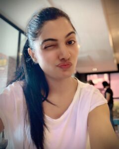 Avani Modi Instagram - Have coffee first…..! Be epic next…! 

#goodmorning #morningcoffee #happy #life #vibes #lifestyle