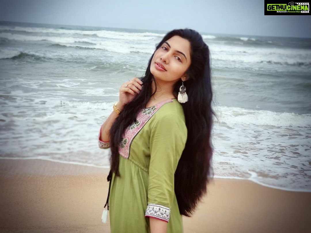 Avani Modi Instagram - Sometimes in the waves of change… we find our true direction. @avanimodiofficial #avanimodi #avanimodiofficial #photography #photooftheday #picoftheday #instagood #instadaily #bollywood #actress #girls #igers #fashion #summer #style #beach #love #life #follow #followme #followforfollow #follow4follow #likeforlikes #like4likes #followforfollowback