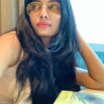 Avani Modi Instagram - When your hair photobombs all your selfies. 😂 @avanimodiofficial #pictureoftheday #picoftheday #Goa #fun #live #love #laugh #life #happy #mood #actress #model #shoot #workmode #selfie #igers #girls