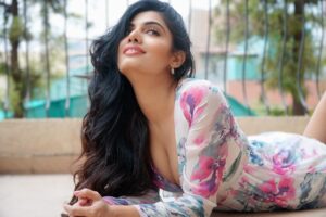 Avani Modi Instagram - You are the sky……. Everything else is just a weather. 

@avanimodiofficial 
📸: @ashishsom @manassompura 
💄&💇🏻‍♀️ : @jagruti_ghodke 
Agency : @house_of_collaboration19 

@beautyful_travelers @elegant_classy_women @preety_women1534 @beauty @the_girls_corner__ @girls @matured.girls @nykaabeauty @realbeauty360 

#avanimodiofficial #avanimodi #photography #photooftheday #picoftheday #instagood #instagram #instadaily #beauty #style #fashion #igers #girls #smile #art #actress #bollywood #model #lifestyle #cute #love #life #followme #followforfollowback #follow4follow #likeforlikes #hair #makeup