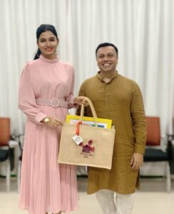 Avani Modi Instagram - I am a woman..! What’s your super power??

Thank you @upg_filmymela for making me part of such wonderful panels of strong & inspiring women. 
Happy woman’s day to all. 

@avanimodiofficial @avanimodifanpage 
Styled by: @stzy.in 
@upgculturalcommittee 

#happywomensday #womenempowerment #womensupportingwomen #girlpower #girl #igers #instagram #instadaily