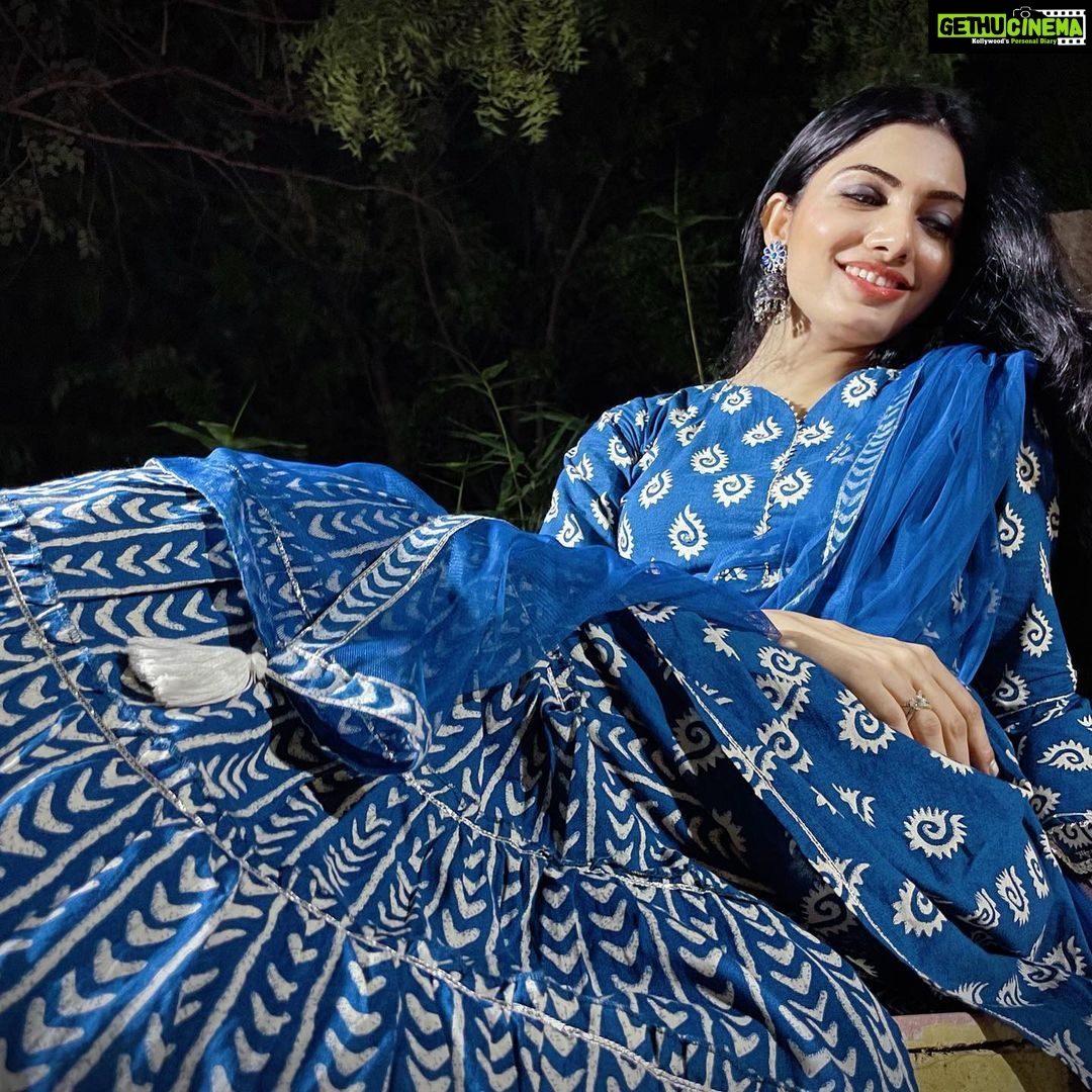 Avani Modi Instagram - Be bold, be loud, be pretty but be you; Grab one of these most beautiful peplum Skirt sets specially curated for you! S4u launches **PEPLUM FANCY**.... Fabric: cotton Outfit @s4u_by_shivali Dealer @tarika_textiles Featuring: @avanimodiofficial Photography : @yash_modi_99 Camera : @mr______kartik Green City - Gandhinagar