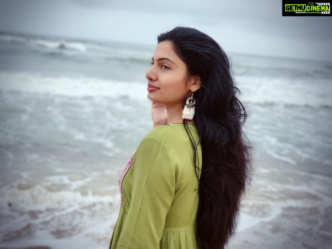 Avani Modi Instagram - Sometimes in the waves of change… we find our true direction. @avanimodiofficial #avanimodi #avanimodiofficial #photography #photooftheday #picoftheday #instagood #instadaily #bollywood #actress #girls #igers #fashion #summer #style #beach #love #life #follow #followme #followforfollow #follow4follow #likeforlikes #like4likes #followforfollowback