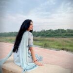 Avani Modi Instagram - Spread your wings, it’s time to fly Make the leap and own the sky @avanimodiofficial #photographer @harsh_117 #sapteshwarmahadev #avanimodi #picture #photoshoot #pictureoftheday #photography #actress #model #girls #igers #ethnicwear #instagood #instadaily #beauty #style #fashion #nature #sky #bluesky #followforfollowback #follow4followback #followme #likeforlikes #like4likes