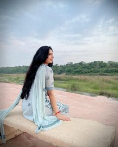 Avani Modi Instagram - Spread your wings, it’s time to fly 
Make the leap and own the sky 

@avanimodiofficial 
#photographer @harsh_117 
#sapteshwarmahadev 

#avanimodi #picture 
#photoshoot #pictureoftheday #photography #actress #model #girls #igers #ethnicwear #instagood #instadaily #beauty #style #fashion #nature #sky #bluesky #followforfollowback #follow4followback #followme #likeforlikes #like4likes