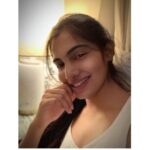 Avani Modi Instagram - Hey Siri, remove my makeup..! @avanimodiofficial #photography #photooftheday #pictureoftheday #nomakeup #nomakeupselfie #beauty #style #fashion #actor #model #girls #igers #love #peace #life #lifestyle #selfie #rain #avanimodiofficial