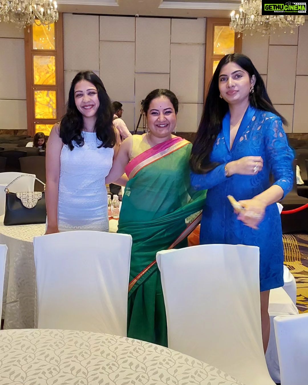 Avani Modi Instagram - કલાકારોએ આપી હાજરી #WebSeries #WhatTheFafda માટે યોજાયેલા કાર્યક્રમમાં આપેલી લિન્ક પરથી ડાઉનલોડ અને સબ્સ્ક્રાઇબ કરો @ShemarooMe એપ (Link in Bio) @viraj_ghelani @thatkushalmistry @arjunnn_srivastava @reeva.rachh @niilampaanchal @nayan.bean @sanchipeswani @nileshparmar5126 @rajan_thakar @pratikgandhiofficial @baba_saango @bhaminioza @jhinalbelani @bhumikabarot19 @vishranisunil @tdarshan @iampremgadhavi @whoparthyo @dhruvinnkumar @avanimodiofficial @manandave247 @maira_doshi @shraddhadangar_official @ujjvaldave @thejayeshmore @kaushambibhattofficial @tikutalsania @themaulikchauhan @rraval44 @myrjcharmy @heena_jaikishan @dishoops7 @avanimodiofficial @prarthidholakia @ravi25_12 @ishanipdave @darshan_paandya . . . @randomiya @PareshDave @kushalz @punit_dave__ @kunalmistry_ @rajesh_filmcrafting @keyu_shah_ @shraddhabilwal @jesilpatel @vivek_patne @hiren_edit @_.joel_khethavath._ @anavran_niralishah @maheshsoneji @atharvasanjayjoshi @swaggytherapper @jitunayi @sneak.peekssss @ranjit_foley @bombaystoryhouse @vibranthuesofficial @dhruv_bharadva @aarzu_2004 @k.ishuu @ajaybalavantpadariya @Its_devanshhh @chandnii.sonii @sunny_patel1702 @shahwishwa @numbpops @heli_official_ @thakrarzeel @imsohamnail @nair_ishaa @sattyajitgazmer @bombaystoryhouse . . . @ShemarooMe @ShemarooGuj Hyatt Ahmedabad