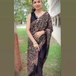 Avani Modi Instagram - Flaunting my Indian ambience in this stunning saree ❤️ Thank you @sainiproduction for curating this look Outfit: @pratha_by_boskysheth Jewellry: @shalibhadra_fashion_jewellery Green City - Gandhinagar