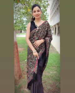 Avani Modi Instagram - Flaunting my Indian ambience in this stunning saree ❤️

Thank you @sainiproduction for curating this look 

Outfit: @pratha_by_boskysheth 
Jewellry: @shalibhadra_fashion_jewellery