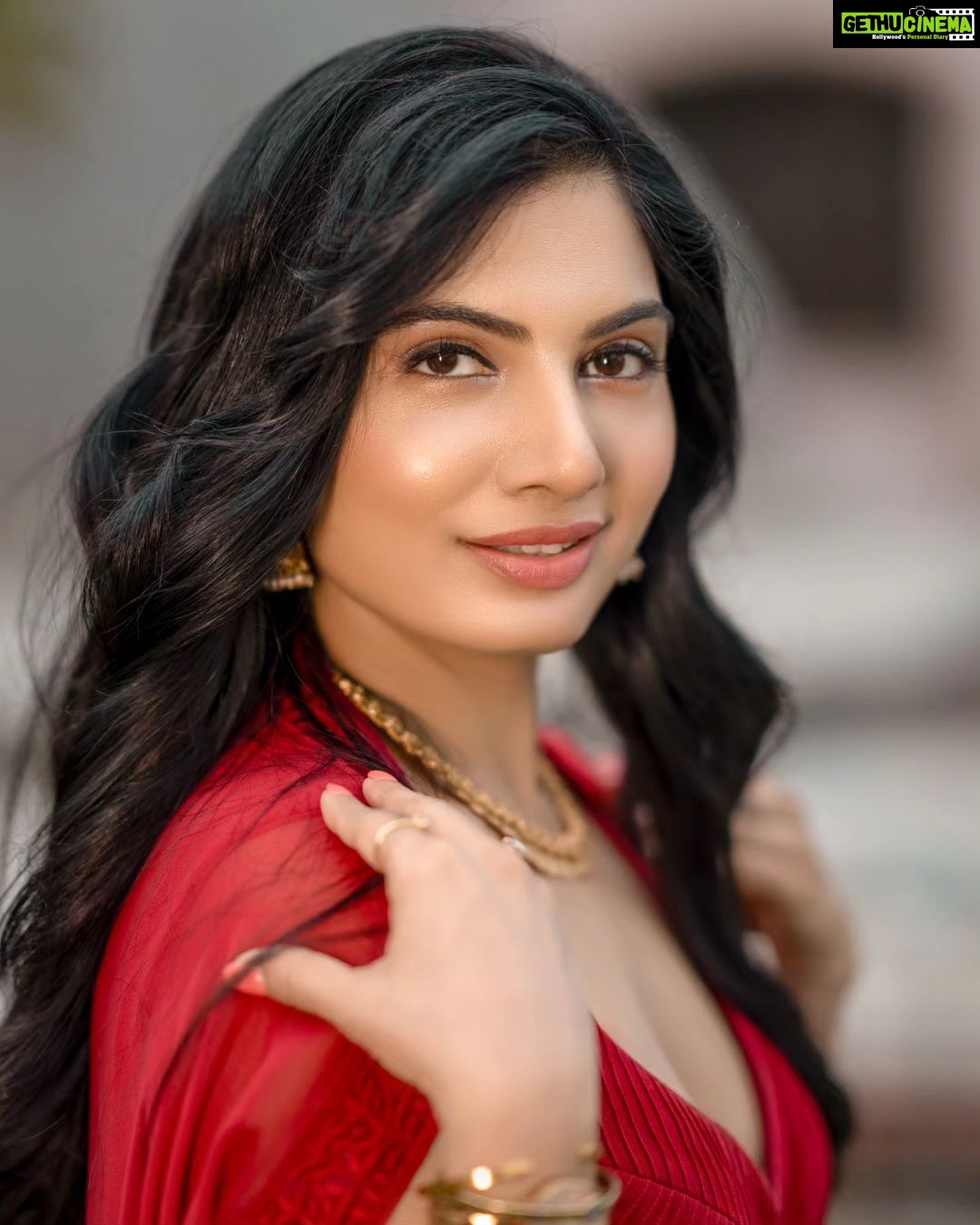 Avani Modi Instagram - "Draped in a ravishing red lehenga, our award-winning actress @avanimodiofficial shines brighter than ever! 🌟 Congratulations on your well-deserved accolade! 🏆❤️ #AwardWinner #StunningBeauty #RedLehengaGoals" Styling: @beingstyl Assistant Styling: @gummadimeghana Outfit: @tirabynareshraj Photographer: @lakshman_murthy99 , @chandu_chinna_creations Filmnagar Cultural Club, Film Nagar, Jubilee Hills, Hyderabad