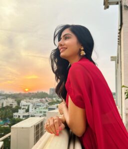 Avani Modi Instagram - An evening beauty. @ftpcindia awards ready @chaitanyajanga Styling @beingstyl Assistant styling @gummadimeghana Outfit @tirabynareshraj Photographer @lakshman_murthy99
