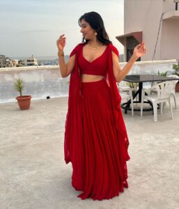 Avani Modi Instagram - An evening beauty. @ftpcindia awards ready 

@chaitanyajanga 
Styling @beingstyl 
Assistant styling @gummadimeghana 
Outfit @tirabynareshraj 
Photographer @lakshman_murthy99