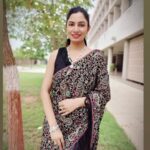 Avani Modi Instagram - Flaunting my Indian ambience in this stunning saree ❤️ Thank you @sainiproduction for curating this look Outfit: @pratha_by_boskysheth Jewellry: @shalibhadra_fashion_jewellery Green City - Gandhinagar