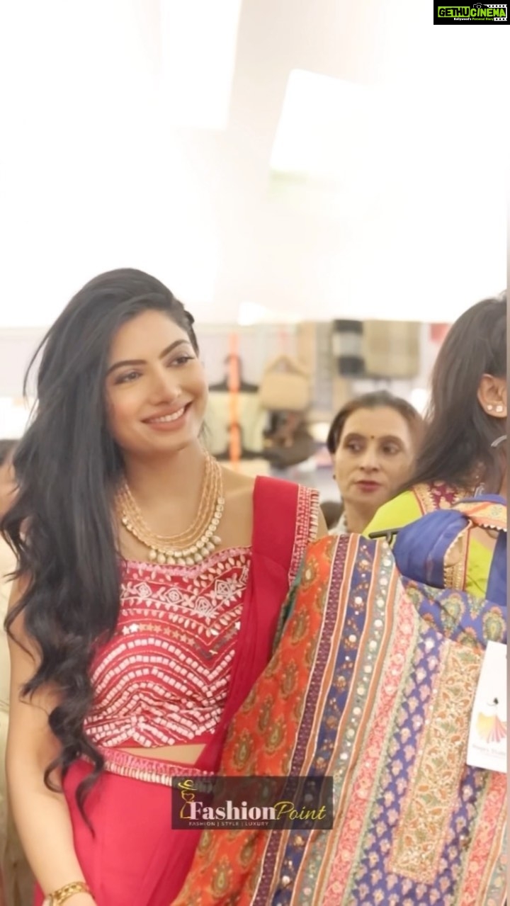 Avani Modi Instagram - Congratulations @fashionpointexhibitions for a successful event. Loved meeting all of you. The collection is great and worth visiting. @fashionclubnewlife #ranchi #fashion