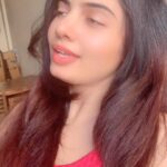 Avani Modi Instagram - This Valentine’s Day love yourself & celebrate your mental health with @jumpingminds.ai. Let’s remember that love and support can make a huge difference in someone’s mental health journey💜 #ChalBaatKarteHai #JumpingMindsAI #friendstherapy Mumbai - मुंबई
