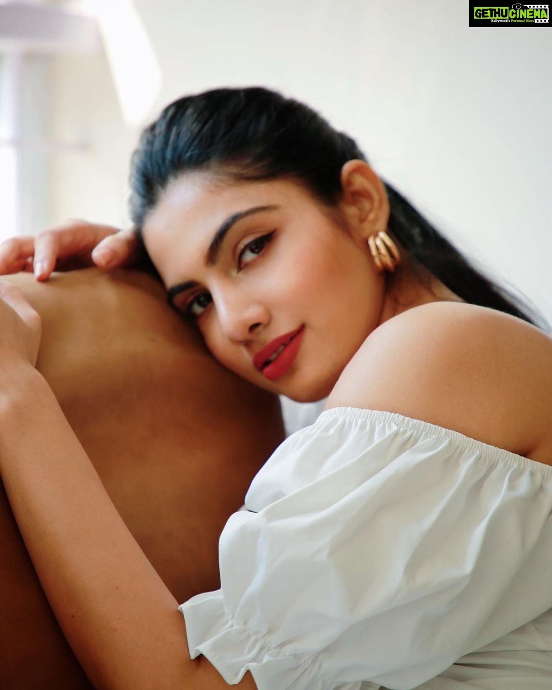 Avani Modi Instagram - A vibe called blessed π Photo: @abstractguy12 @visuallyesthetic MUAH: @makeoverbypanisha Styled by: @stzy.in #spring #mood #instagram #instadaily #beauty #happy #life #love #gratitude #white #morning #lifestyle #model