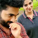 Avanthika Mohan Instagram - Fun reels with @avantika.mohan 😜😁😃❤️❤️ enthoru expression🤣🤣🥰🥰 🤜🤜🤜@ajoobsha #reelsinstagram #reelsitfeelsit #artist #location #break #fun #bhfyp