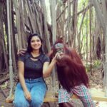 Avanthika Mohan Instagram - I've never met an animal I didn't like, and I can't say the same thing about people 😃 Btw I will always woof you 💛 Swipe to see more pictures of me with the hunk #orangutans #youaregorgeous #animallove #picoftheday #zoo #animallovers #photo #photogram #tbt Africa Alive Zoo