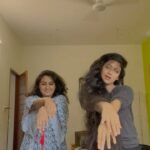 Avanthika Mohan Instagram - Can’t keep secrets @sinivargheseofficial 🥰 #trendingreels #reels #reelsinstagram #reelsvideo #trending #reelitfeelit #feelitreelit #reelkarofeelkaro #instagramreels #instagram #instagood #instadaily #instareels #dance #explore #love