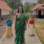 Avanthika Mohan Instagram - With my two little brats! ❤️❤️ #trendingreels #trending #reels #reelsinstagram #dance #tamil #tamilsong #instagram #tbt #fyp #instagram #reelitfeelit #exploremore #explore #explorepage #manimuth #mazhavilmanorama