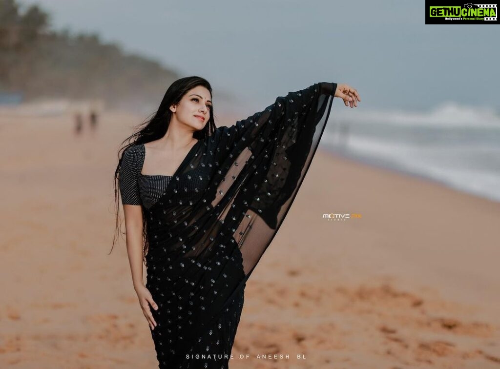 Avanthika Mohan Instagram - A good heart keeps you beautiful forever! 🖤 Outfit @blaze__designs Your saree collections 😍 MUA @hillview_beautyparlour Your hands are magic! Photographer @aneesh_motive_pix Thank you for this amazing picture! #photography #photooftheday #saree #instagram #instagood #pic #photoshoot #photo