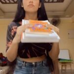 Avanthika Mohan Instagram - Those are my BEBE books 😄 #chantaje #shakira #bellydance #explore #reels #video #balancechallenge #instagood #dance #reelsinstagram #reelitfeelit #avantikamohan #maluma
