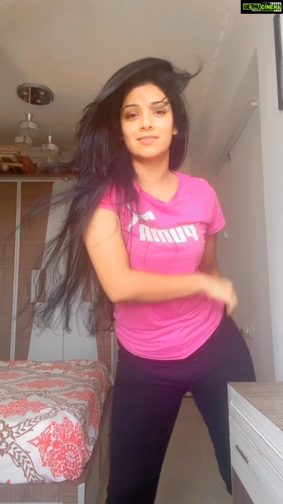 Avanthika Mohan Instagram - Peppy me & Peppy song @hillview_beautyparlour my hair looks luscious 🧡 #reels #reelsinstagram #dance #reelkarofeelkaro #explore #viral #trendingreels #trending #video #iloveme #loveyourself #live #dancereels