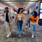 Avanthika Mohan Instagram - Accidentally met our Malayalee boys at DMK airport 💃🏻 @imbeena.antony Such energetic personality ❤️ #trendingreels #tumtum #reelsinstagram #explorepage✨ #explore #reels #reels #viralvideos #reelkarofeelkaro #dance #dancepublicchallenge #trending #trendingsongs #instagood #instagram