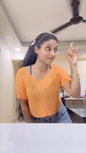 Avanthika Mohan Instagram - Kya baat hai! 🧡
Such a peppy song! 

Top @urbanic_in 

#instagood #trendingsongs #trendingreels #kyabaathai #reelsinstagram #dance #reelkarofeelkaro #trending #explore #explorepage #reels #reelsindia #reelsvideo