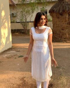 Avantika Mishra Instagram - #Athidhi dump! 🫶🏻 
I miss this team and dressing up as #Maya everyday. 
#Disneyplushotstar