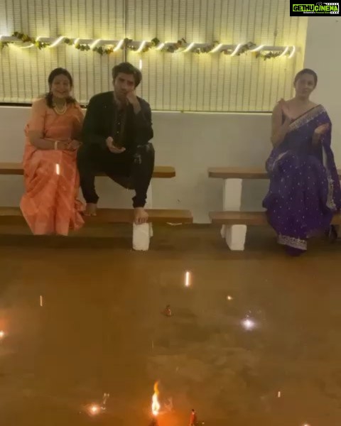 Avinash Tiwary Instagram - I had the best Diwali ever... All the love and prayers from us to all of you🤗🤗 May we all be blessed with Love,Light and Peace... May we be blessed by abundance forever🙏🏻🙏🏻 Also माताश्री ke banaye Dahi Wade were the highlight of my night ;)