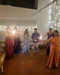 Avinash Tiwary Instagram - I had the best Diwali ever...
All the love and prayers from us to all of you🤗🤗
May we all be blessed with Love,Light and Peace...
May we be blessed by abundance forever🙏🏻🙏🏻

Also माताश्री ke banaye Dahi Wade were the highlight of my night ;)