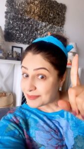 Ayesha Jhulka Instagram - Imagination is the only weapon in the war against reality. #imagine #imagination #reality #real #fantasy #hope #funnyvideos #funnyreels #funny #laugh #laughoutloud #lol #😂 #aj #instagram #instagood #instadaily #instamood #saturday #saturdays