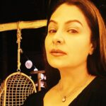 Ayesha Jhulka Instagram - “Yellow makes me feel warm and fuzzy all over.” – Anthony T. Hincks #yellow #warm #warmth #cosy #yellowgold #face #glow #glowup #glowingskin #aj #photooftheday #instagood #instagram #instadaily #friday