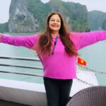 Ayesha Jhulka Instagram - “Beauty is power; a smile is its sword.“ #smile #power #life #style #happy #live #beauty #mantra #aj #instagram #instagood #instadaily #reelitfeelit #feelitreelit #friday