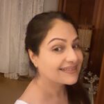 Ayesha Jhulka Instagram - “Poetry is truth in its Sunday clothes.” ― Philibert Joseph Roux #funday #poetry #fun #funnyvideos #funnyreels #funtimes #holiday #timepass #aj #funny #instagood #instagram #instadaily #instamood #sunday #sundayfunday #sundays #sunday