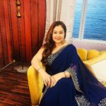 Ayesha Jhulka Instagram – Life does not come with instructions on how to live, but it does come with trees, sunsets, smiles and laughter 😊😁

#smile #smiles #laughter #laugh #laughing #laughoutloud #smile😊 #smilemore #laughs #life #aj #photooftheday #instagood #instagram #instadaily #instamood #friday #friyay