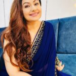 Ayesha Jhulka Instagram – Life does not come with instructions on how to live, but it does come with trees, sunsets, smiles and laughter 😊😁

#smile #smiles #laughter #laugh #laughing #laughoutloud #smile😊 #smilemore #laughs #life #aj #photooftheday #instagood #instagram #instadaily #instamood #friday #friyay