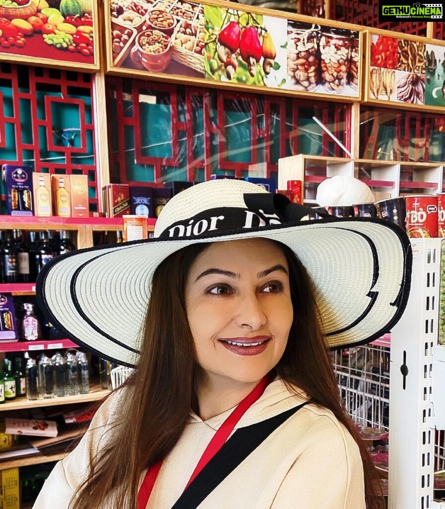 Ayesha Jhulka Instagram - "I love going to my supermarket. Sounds so rock 'n' roll, eh?” - Rachel Stevens #shop #shopping #shoplocal #fun #interesting #aj #photooftheday #instagram #instagood #instadaily #instamood #friday #fridayfun #fridays