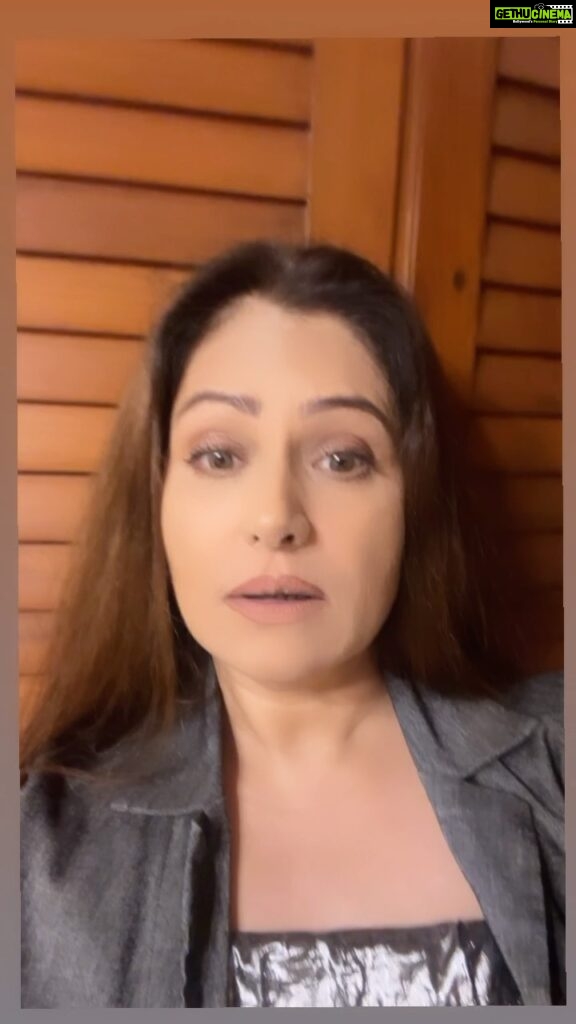 Ayesha Jhulka Instagram - I sometimes ask myself rapid fire questions too 😂😂🙈 #questions #rapidfire #haha #funnyvideos #funnyreels #funny #comedy #comedyvideos #comedyreels #humor #lol #instafunny #aj #instagram #instagood #instadaily #friday #fridays #fridayfun