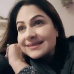 Ayesha Jhulka Instagram - I think we need to hiss 🐍 😂😂 #husbandandwife #relationships #relationship #funnyvideos #funnyreels #funny #fun #marriage #couple #family #instafun #instafunny #aj #instagood #instagram #comedy #comedyvideos #comedyreels #instadaily #wednesday