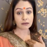 Ayesha Jhulka Instagram - It’s a proven fact that women say twice as many words a day than men. That’s because we have to repeat everything we say to them 🙈😂 #talk #women #men #again #whynot #funny #funnyvideos #funnyreels #funnymemes #instagood #instagram #instadaily #reelitfeelit #thursday