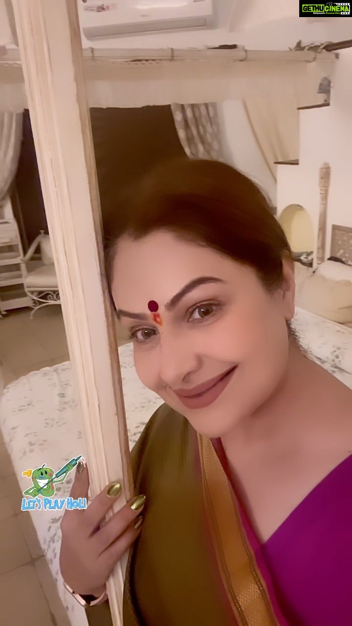 Ayesha Jhulka Instagram - Holi is a perfect time to celebrate the colours of our beautiful relationship… #happyholi #colours #holi #holiday #coloursofindia #splash #happiness #festival #india #aj #instagood #reelitfeelit #feelitreelit #instagram #tuesday
