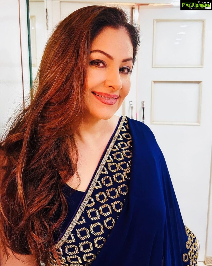 Ayesha Jhulka Instagram - Sarees are my timeless Classic 😍♥️ #blue #saree #sareelove #indian #traditional #elegance #obsession #favourite #aj #love #photooftheday #photo #instagood #instagram #instadaily #insta #monday