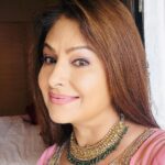 Ayesha Jhulka Instagram - झुकी झुकी सी नज़र …. 🎵 #love #romance #feelings #express #eyes #behold #smile #aj #instagood #photooftheday #instagram #feeling #instadaily #thursday #thursdayvibes
