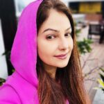 Ayesha Jhulka Instagram - Sometimes I have loved the peacefulness of an ordinary Sunday. #sometimes #peaceful #relaxed #normal #sunday #weekend #photooftheday #smile #smiles #instagood #instagram #aj #happy #content #instadaily #insta