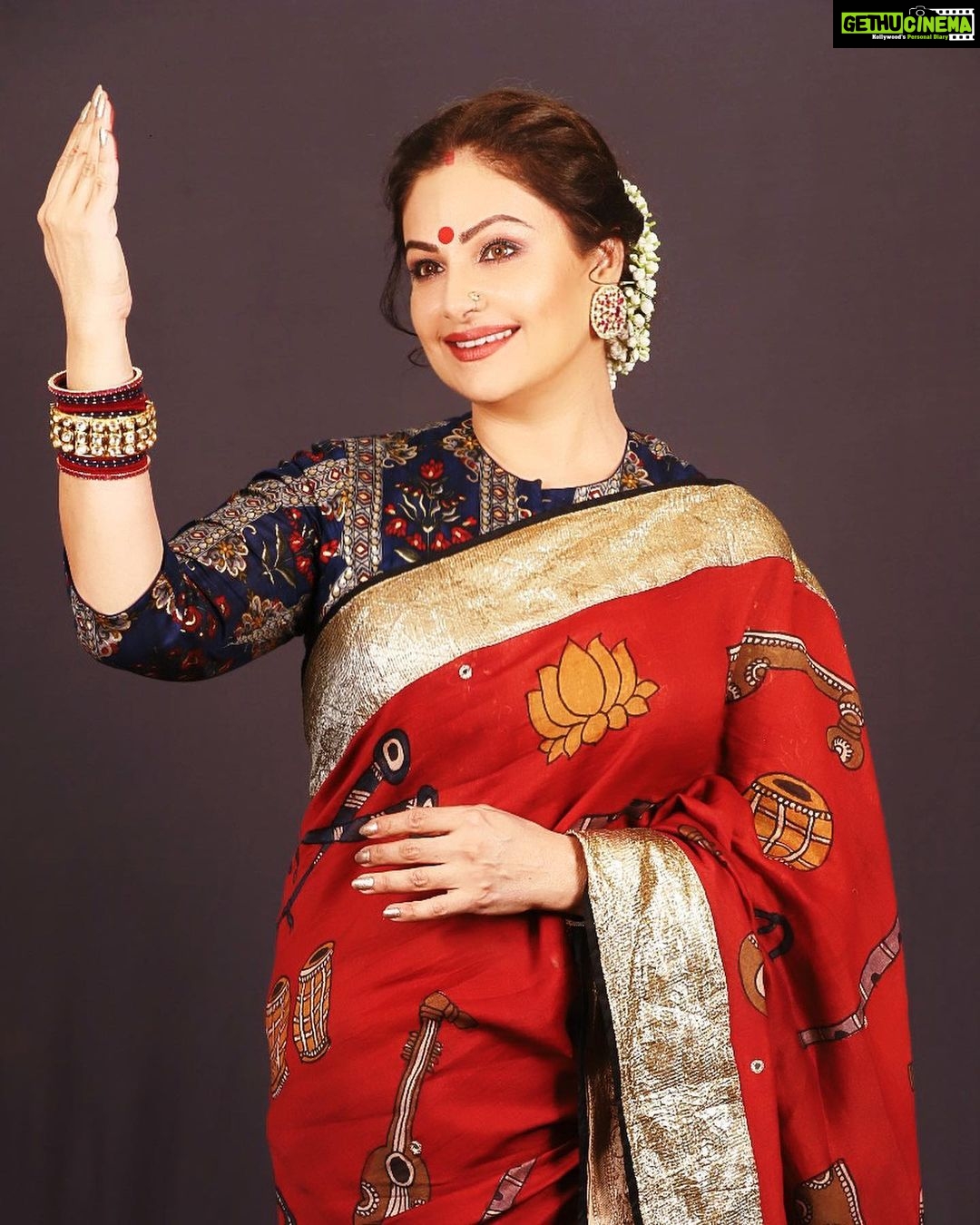 Ayesha Jhulka Instagram - A red saree in the wardrobe is as important as a black dress 😍❤️ PR - @manalirawat Jewellery - @khushi_jewels Stylist - @prynkamundada Asst Stylist- @jaya_bhatra Hair - @shparveen347 Makeup- @samina_makeupmagic Managed @deepalikhetan #loveforred #saree #elegance #tradition #traditional #culture #indian #red #sareelove #ootd #selflove #photooftheday #instagood #instagram #festival #wednesday #love